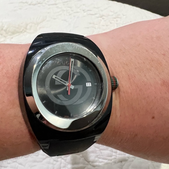 Gucci Unisex Sync Rubber Strap Sport Watch - Picture 4 of 9